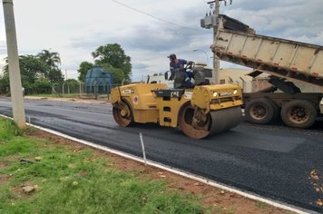 Foto - Manutenção de Vias Públicas e Praças