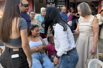 Foto - Primeira-dama do Estado visita Taiúva e destaca programa de qualificação profissional