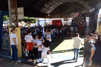 Foto - Caravana do Esporte reúne alunos e comunidade em Taiúva no Dia do Desafio 2026