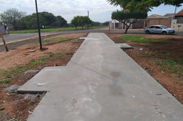 Foto - Manutenção de Vias Públicas e Praças