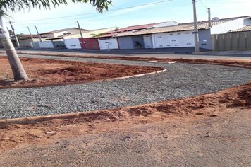 Foto - Manutenção de Vias Públicas e Praças
