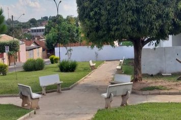 Foto - Manutenção de Vias Públicas e Praças