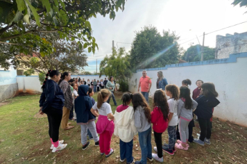 Foto - Prefeitura de Taiúva celebra o Dia Mundial do Meio Ambiente com plantio de árvores nas escolas