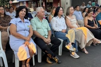 Foto - Primeira-dama do Estado visita Taiúva e destaca programa de qualificação profissional