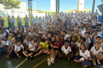 Foto - Caravana do Esporte reúne alunos e comunidade em Taiúva no Dia do Desafio 2026