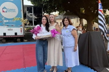 Foto - Primeira-dama do Estado visita Taiúva e destaca programa de qualificação profissional