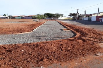 Foto - Manutenção de Vias Públicas e Praças