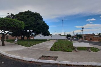 Foto - Manutenção de Vias Públicas e Praças