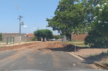 Foto - Manutenção de Vias Públicas e Praças