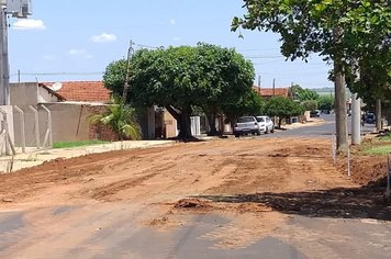 Foto - Manutenção de Vias Públicas e Praças