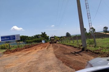 Foto - Manutenção de Vias Públicas e Praças