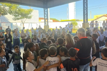 Foto - Caravana do Esporte reúne alunos e comunidade em Taiúva no Dia do Desafio 2026