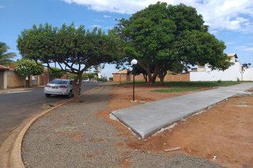 Foto - Manutenção de Vias Públicas e Praças