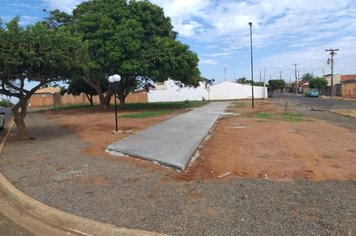 Foto - Manutenção de Vias Públicas e Praças