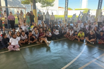 Foto - Caravana do Esporte reúne alunos e comunidade em Taiúva no Dia do Desafio 2026