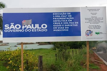 Foto - Manutenção de Vias Públicas e Praças