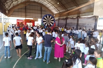 Foto - Caravana do Esporte reúne alunos e comunidade em Taiúva no Dia do Desafio 2026
