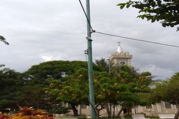 Taiúva  praça 9 de julho conta com videomonitoramento!