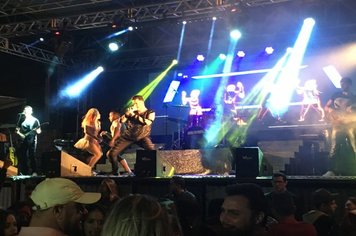 Taiúva  aniversário do município  comemorado com mega banda show!