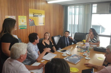 Prefeito kiko solicita investimentos na rea social do município 