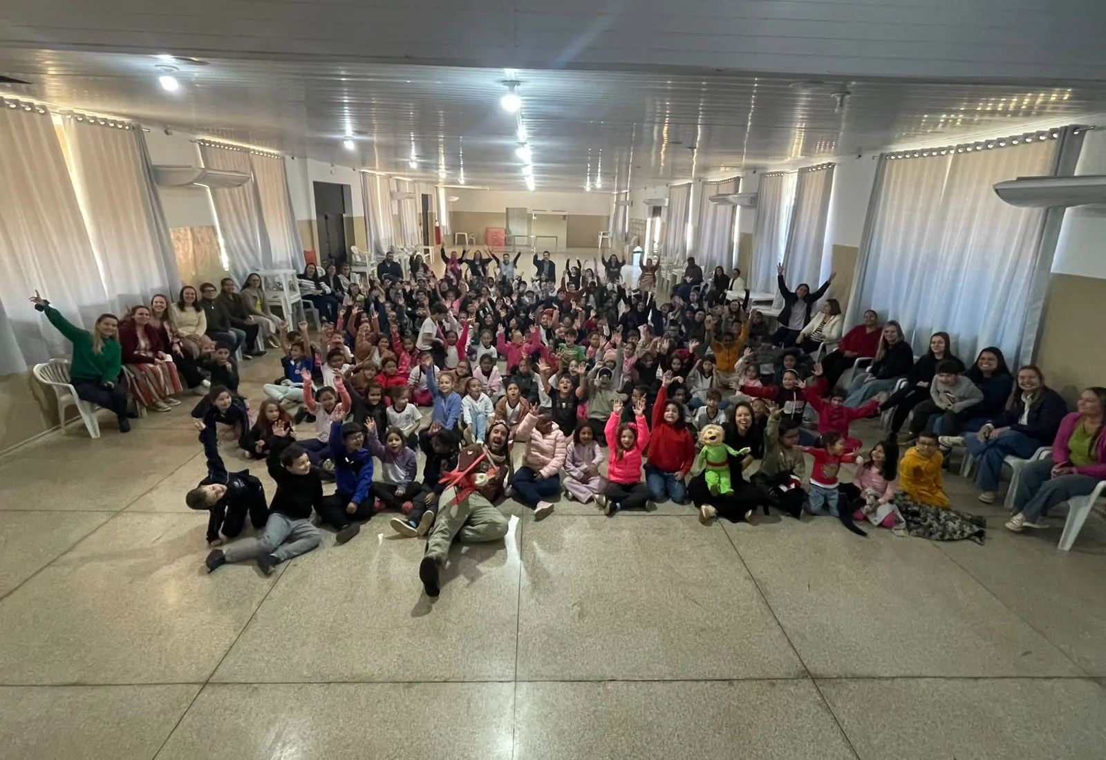 Espetáculo “O Pequeno Príncipe” encanta crianças em Taiúva
